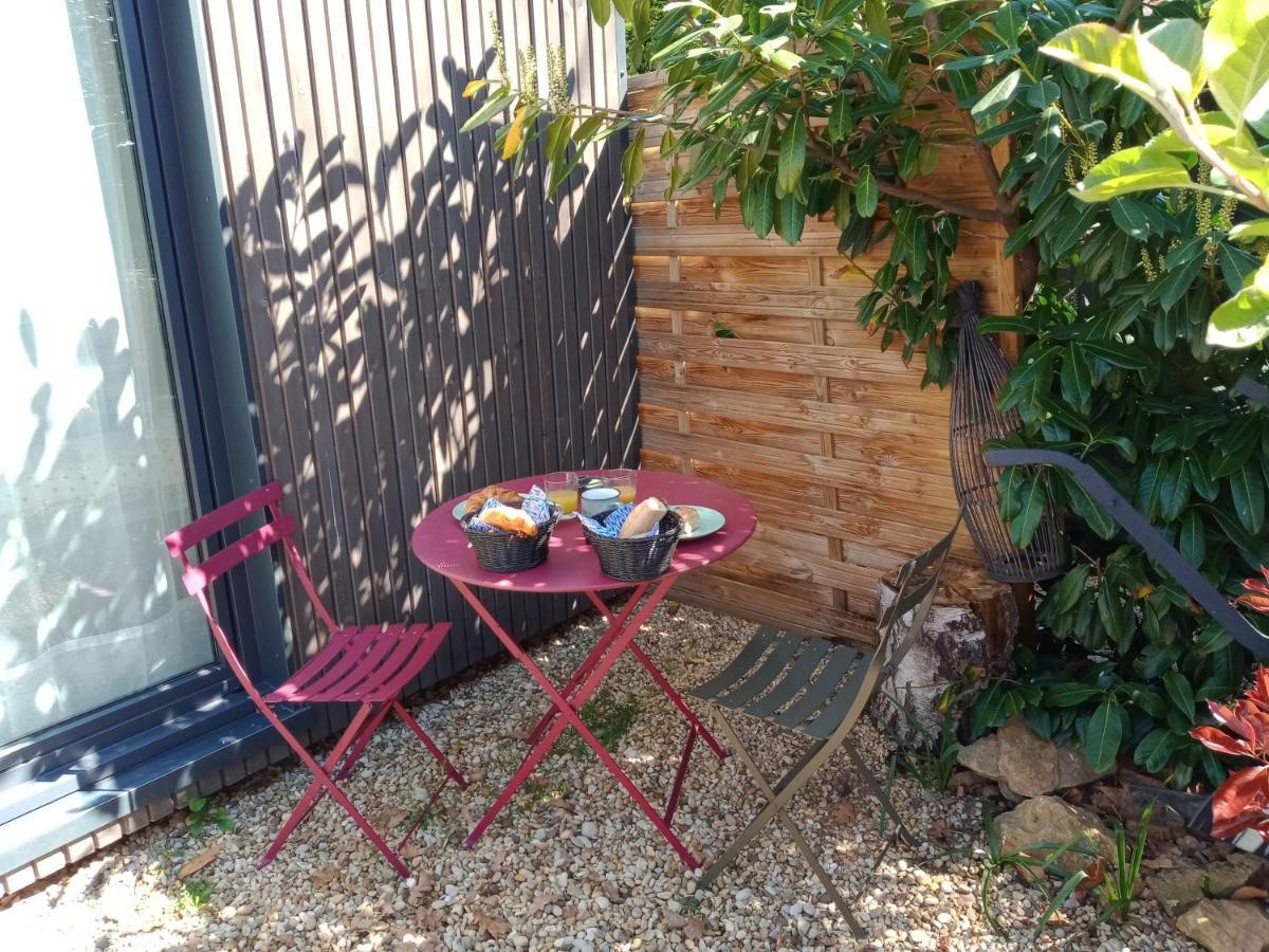 Studio De Jardin "Le Temps D Une Pause" Jusqu'A 4 Personnes En Face Du Beaujolais - Climatisation Et Borne Recharge Vehicule Electrique Montmerle-sur-Saone المظهر الخارجي الصورة